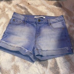 Jean shorts. Size: M